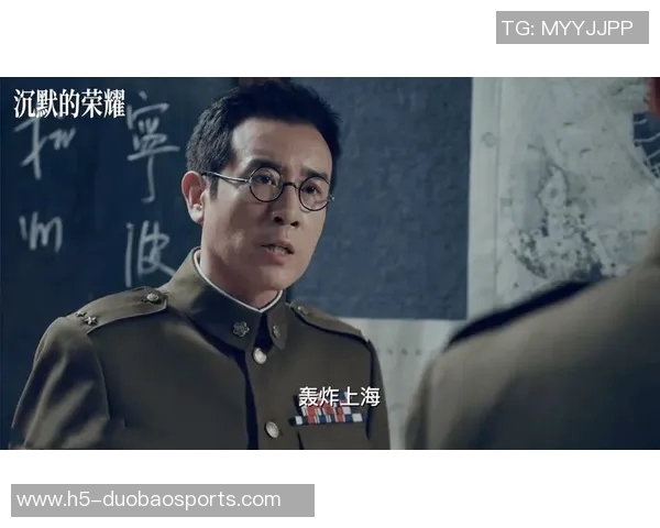 足球霸王的传奇之路:从草根到巅峰的奋斗与荣耀